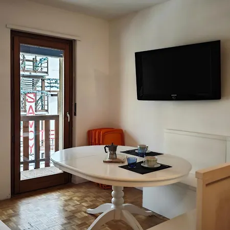 Hostdomus - Hall Sestriere